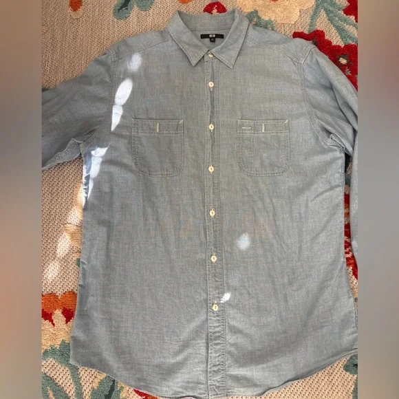 Uniqlo Light Blue Casual Button-Down Shirt - Picture 2 of 4